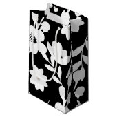 白黒の花柄と真珠 スモールペーパーバッグ (正面アングル)