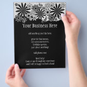 白黒の花点々のある明るいチラシ チラシ (手)