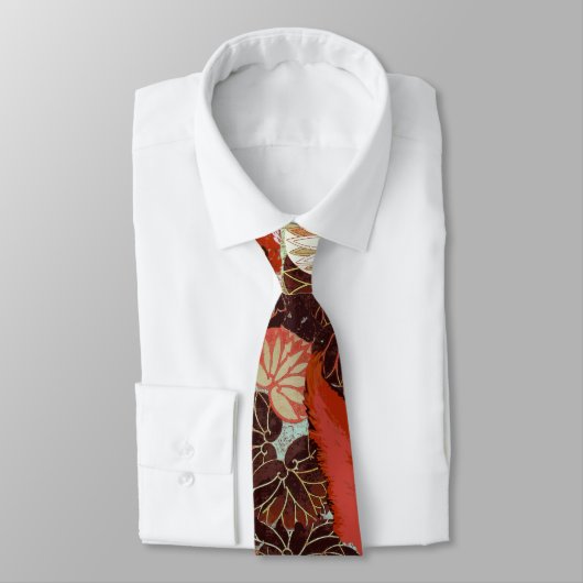 白黒の葉および群葉の中のアカギツネ ネクタイ (タイ)