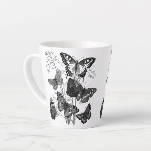 白黒の蝶 カフェラテマグ (左アングル)