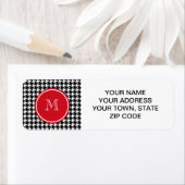 白黒の赤千鳥格子のモノグラム ラベル (インサイチュ)