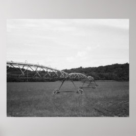 白黒の農業用灌漑スプリンクラー16x20 ポスター