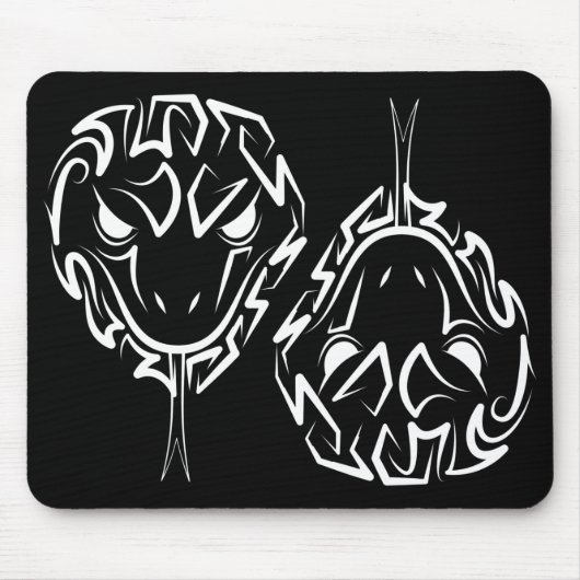 白黒の部族のヘビ マウスパッド (正面)
