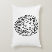 白黒の部族のライオン アクセントクッション (正面(垂直))