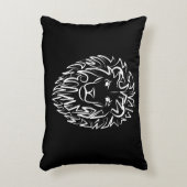 白黒の部族のライオン アクセントクッション (正面(垂直))