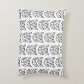 白黒の部族の鶏 アクセントクッション (裏面(縦))