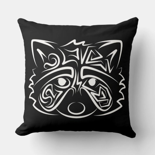 白黒の部族アライグマ クッション (正面)