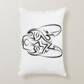 白黒の部族犬 アクセントクッション (正面(垂直))