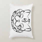 白黒の部族猫 アクセントクッション (正面(垂直))