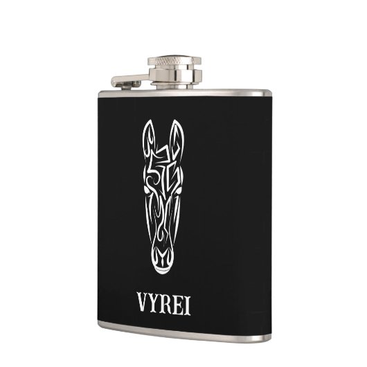 白黒の部族馬 フラスク (左)