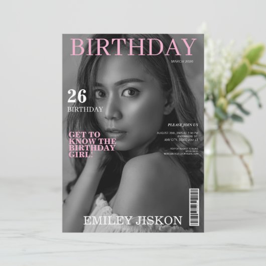 白黒の雑誌の表紙の写真26歳の誕生日 招待状 (スタンド正面)