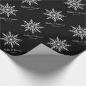 白黒の雪片の冬の結婚式 ラッピングペーパー (角)