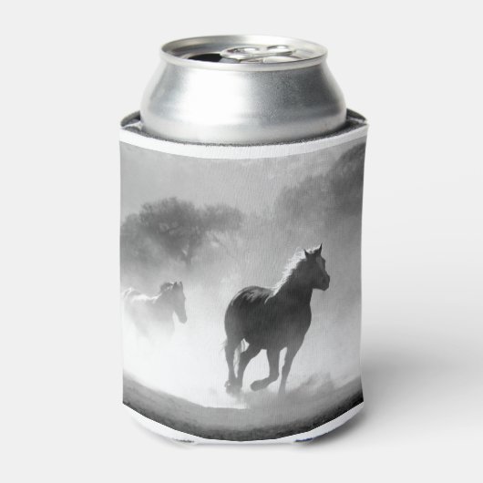 白黒の馬ランニングの写真アートワーク 缶クーラー (缶正面)