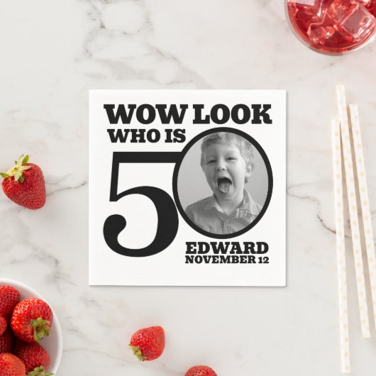 白黒の50歳の誕生日の写真は誰か スタンダードカクテルナプキン (インサイチュ)