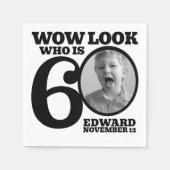 白黒の60歳の誕生日の写真は誰か スタンダードカクテルナプキン (正面)