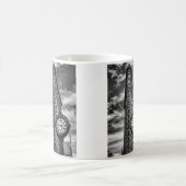 白黒のFlatironの建物そして時計 コーヒーマグカップ (中央)