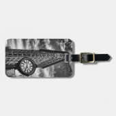 白黒のFlatironの建物そして時計 ラゲッジタグ (正面横)