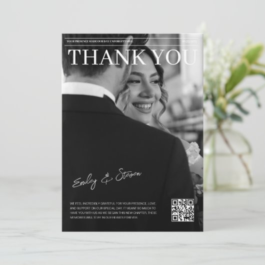 白黒のQRコードマガジンのカバー結婚の サンキューカード (スタンド正面)