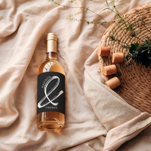 白黒はっきりしたミニマルモダンリス結婚ト ワインラベル