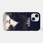 白黒ふわふわの子猫 iPhone 15ケース (裏面横)