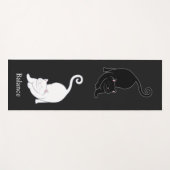 白黒ほぼ黒のヨガ猫 ヨガマット (正面(横))