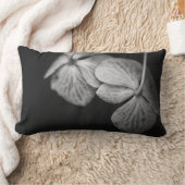 白黒アジサイの枕 ランバークッション (ブランケット)