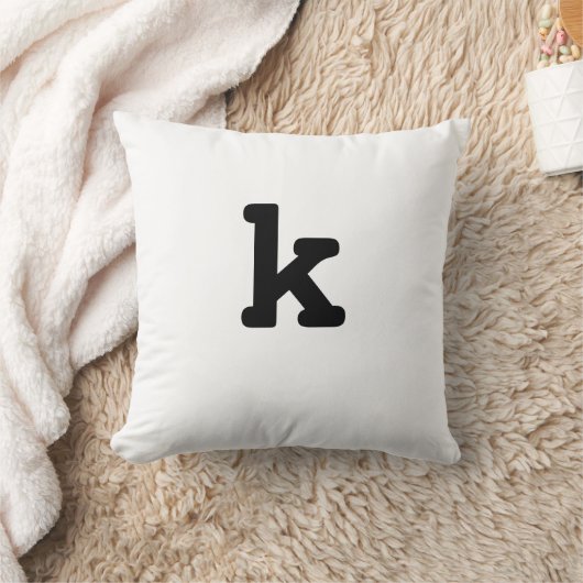 白黒アナグラムの枕小文字k クッション (ブランケット)
