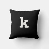 白黒アナグラムの枕小文字k クッション (裏面)