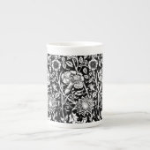 白黒アールヌーボーのカーネーションのダマスク織 ボーンチャイナマグカップ (正面)