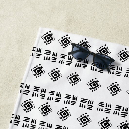 白黒エスニックマーク ビーチタオル (インサイチュ)