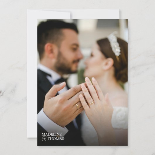 白黒エレガントアンパサンドとフォト結婚ズ 招待状 (裏面)