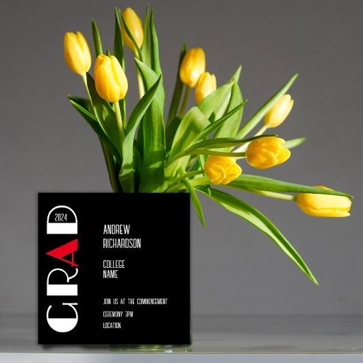 白黒エレガントタイポグラフィ院生フラットカード 案内状