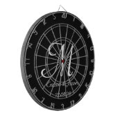 白黒エレガントモノグラムイニシャル名カスタム ダーツボード (正面左)