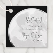 白黒カジュアルの結婚写真 フェイバータグ (正面)