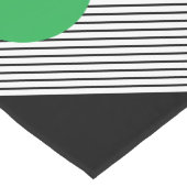 白黒カラーブロックと緑の円 ショートテーブルランナー (コーナー)