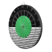 白黒カラーブロックと緑の円 ダーツボード (正面右)