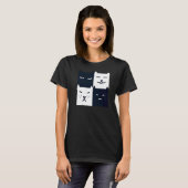 白黒キャットユニークスクエアチェス盤の外観 Tシャツ (正面フル)
