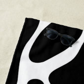 白黒キリン模様 ビーチタオル (インサイチュ)