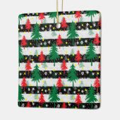 白黒クリスマス雪ストライプ雪の赤い緑の木 セラミックオーナメント (左)