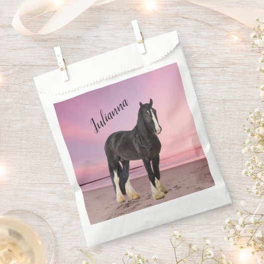 白黒クリデールオンザサンセットビーチ フェイバーバッグ (クリップ留めされた状態)