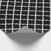 白黒クローバーはパターンをタイルを張ります ラッピングペーパー (角)