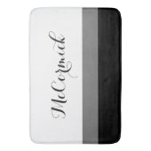 白黒グレーモストライプのノグラムスクリプト バスマット (正面縦)