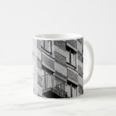 白黒コンクリート建物 コーヒーマグカップ (正面右)
