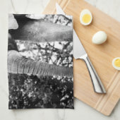 白黒コントラストの象の写真 キッチンタオル (四つ折り)