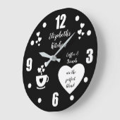 白黒コーヒーカップ愛ハートキッチン ラージ壁時計 (傾斜)