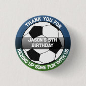 白黒サッカーフットボール誕生日の好意 缶バッジ (正面)