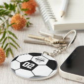 白黒サッカーボールスポーツモノグラム キーホルダー (正面右)