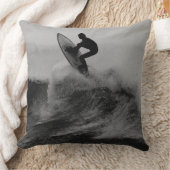 白黒サーファーの大きい波 クッション (ブランケット)