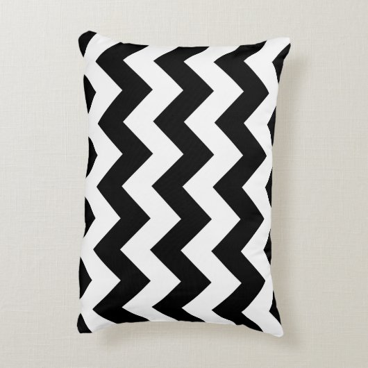 白黒シェブロンのジグザグ形のアクセントの枕- アクセントクッション (裏面(縦))