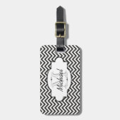 白黒シェブロンのストライプな荷物のラベル ラゲッジタグ (正面縦)